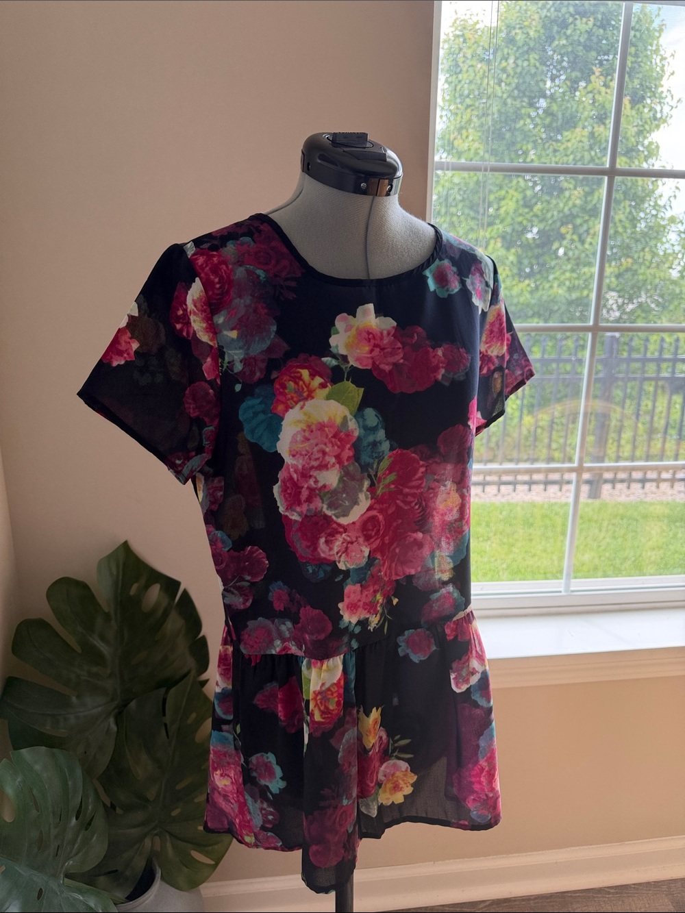 Black Floral Short Sleeve Peplum Dress